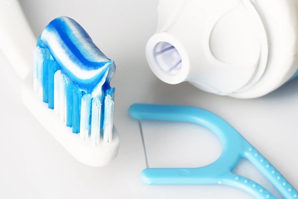 Top 4 Amazing Benefits of Brushing and Flossing